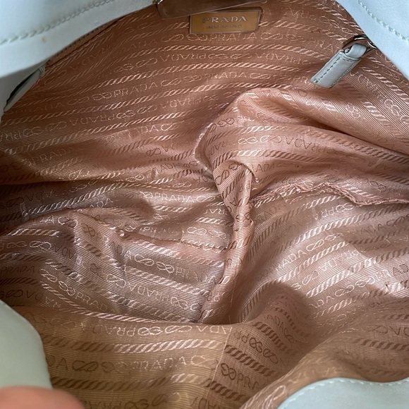 Vintage baby blue/silver Prada leather bag with certificate of authenticity - Picture 13 of 17